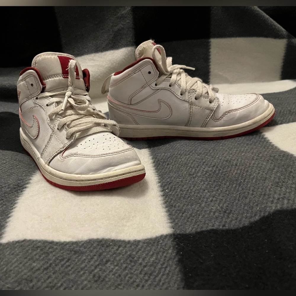 Nike Air Jordan 1 Mid Retro (White Gym Red- GS) Youth
